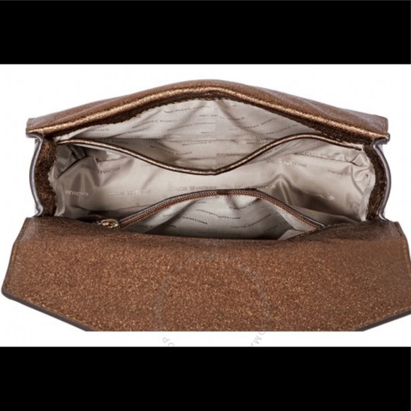 Michael Kors mini purse 👜 - Picture 5 of 7